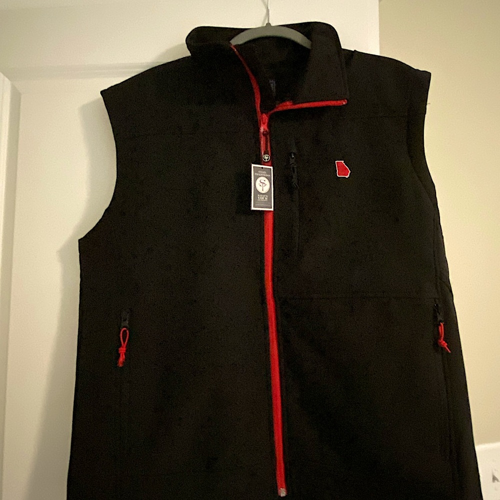 NWT. Men’s XL Georgia State Traditions Vest